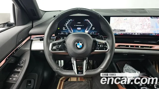 BMW 5 Series G60 — Фото автомобиля 18