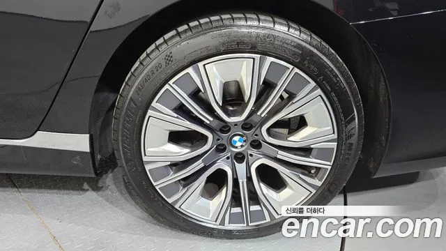 BMW 7-Series 7 серия (G70) 740i sDrive Design Pure Excellence — Фото автомобиля 16