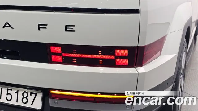 Hyundai Santafe Santa Fe (MX5) Бензин 2.5T 2WD — Фото автомобиля 23