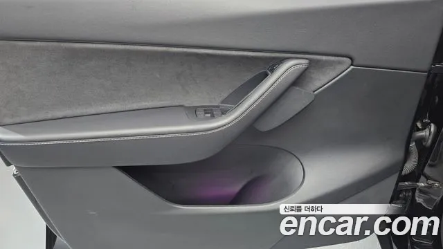 Tesla Model Y — Фото автомобиля 24