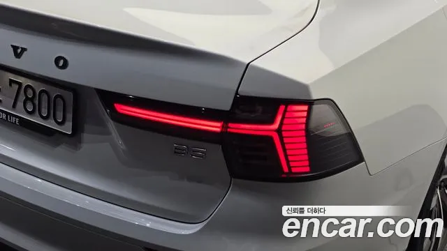 Volvo S90 — Фото автомобиля 8