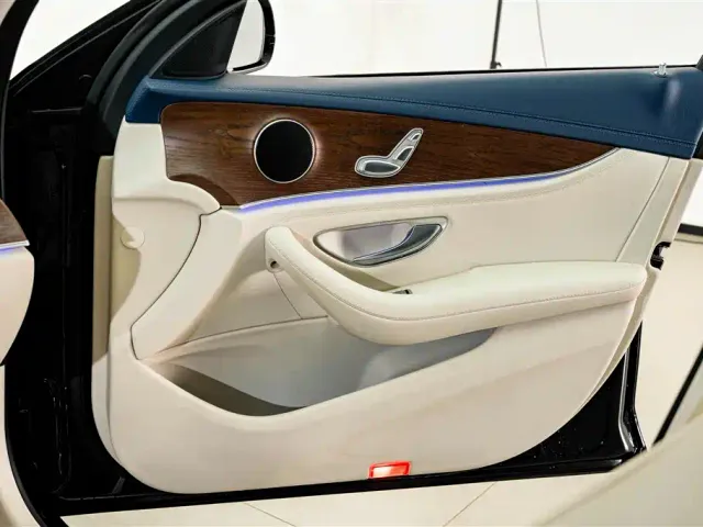 Mercedes-Benz E-Class — Фото автомобиля 15