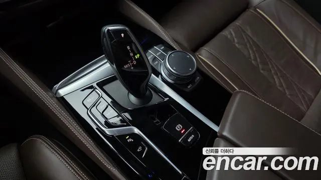 BMW 5 Series G30 — Фото автомобиля 12