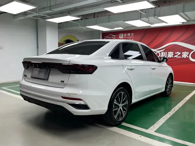 Geely Emgrand — Фото автомобиля 7