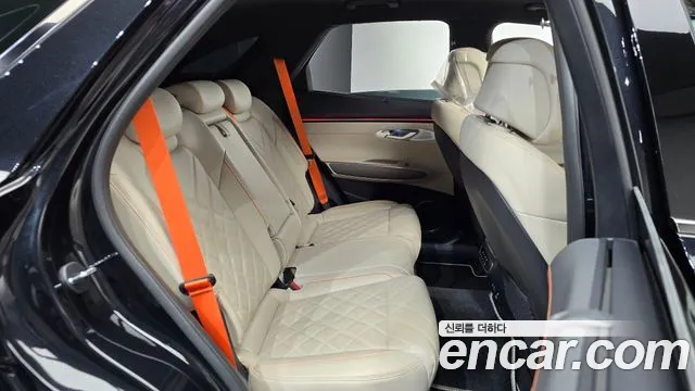Genesis GV70 — Фото автомобиля 17