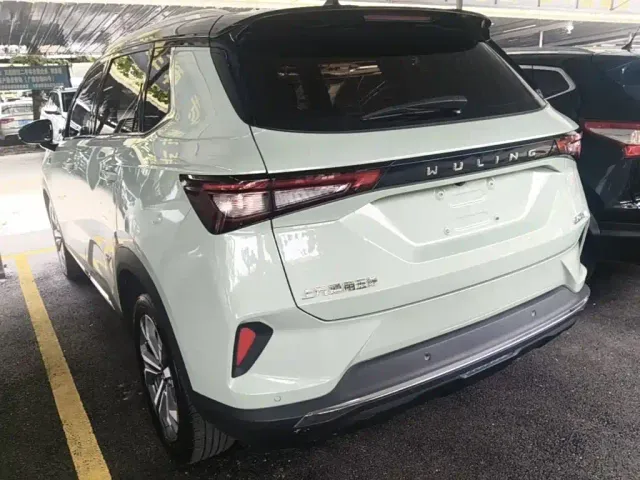 Wuling Asta — Фото автомобиля 4