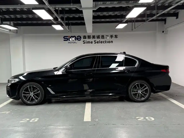 BMW 5 Series — Фото автомобиля 2