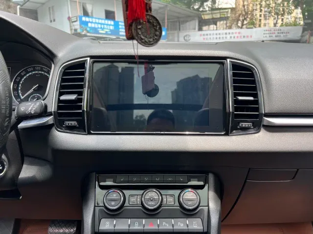 Skoda Karoq — Фото автомобиля 13
