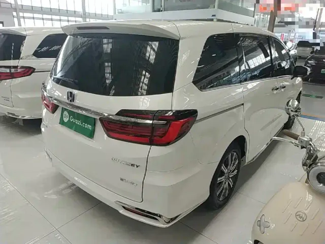 Honda Odyssey — Фото автомобиля 6