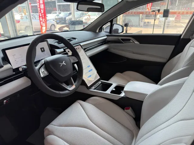 Xpeng P5 — Фото автомобиля 6