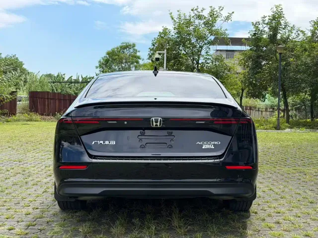 Honda Accord — Фото автомобиля 5