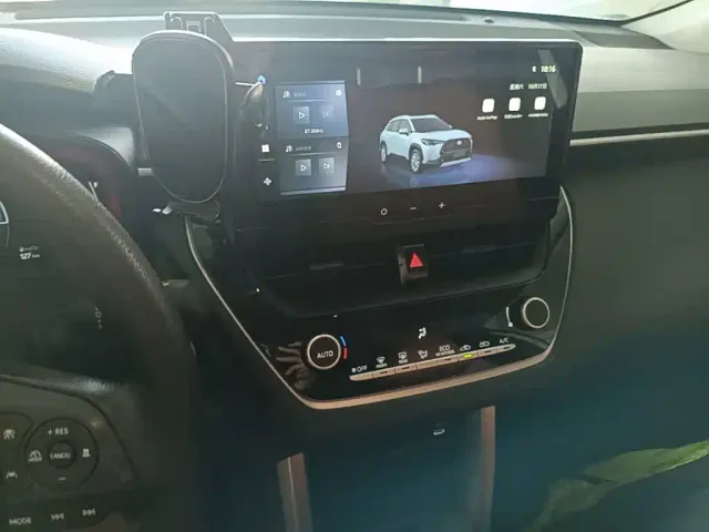 Toyota Corolla Cross — Фото автомобиля 12