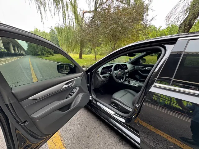 Cadillac CT5 — Фото автомобиля 14
