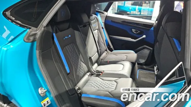 Lamborghini Urus — Фото автомобиля 11
