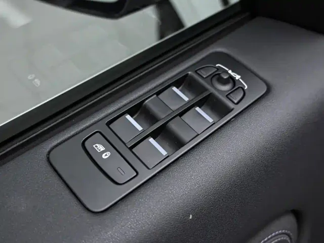 Land Rover Discovery Sport — Фото автомобиля 23