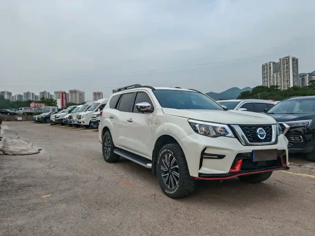 Фотография автомобиля — Nissan Terra