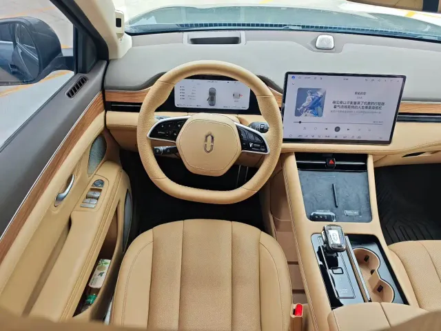 Aito M7 — Фото автомобиля 6