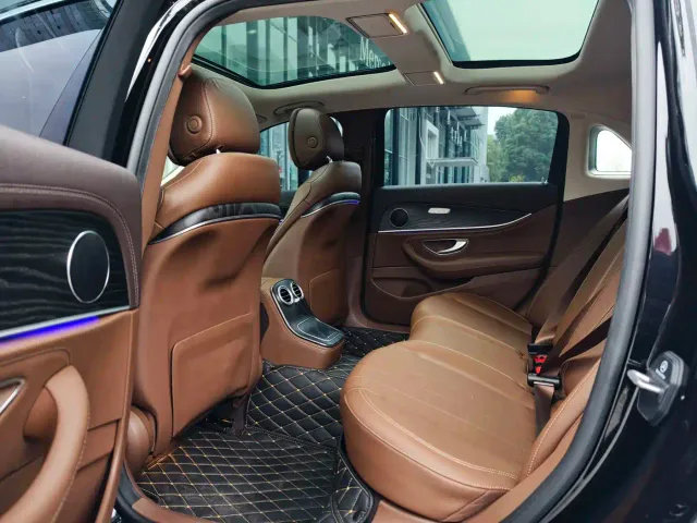 Mercedes-Benz E-Class — Фото автомобиля 15
