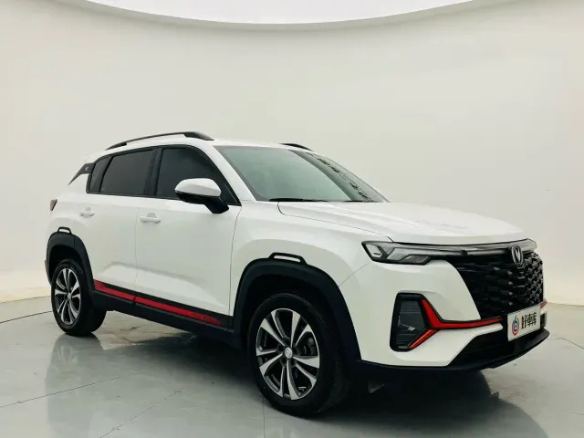 Changan CS35 Plus — Фото автомобиля 3