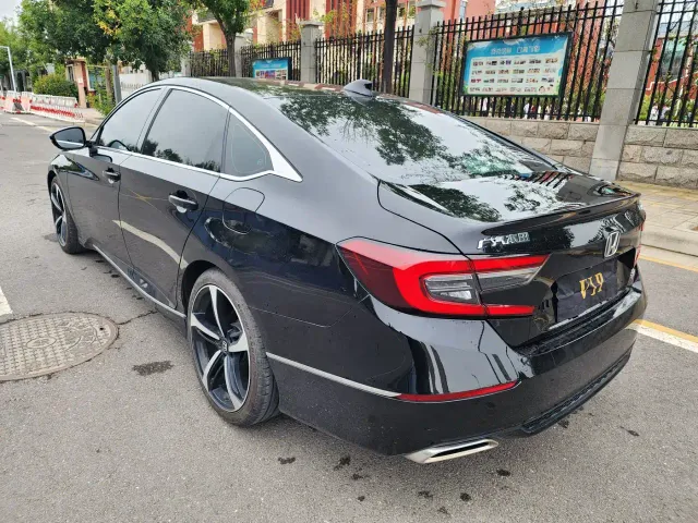 Honda Accord — Фото автомобиля 5