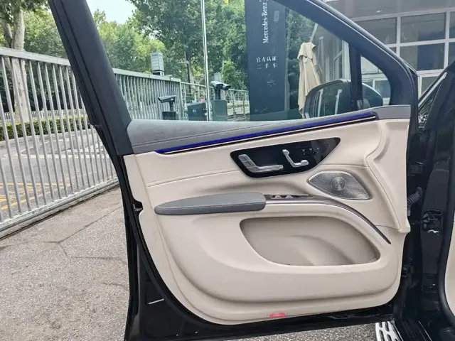 Mercedes-Benz Mercedes-Benz EQS SUV 2025 Model 500 4MATIC — Фото автомобиля 16