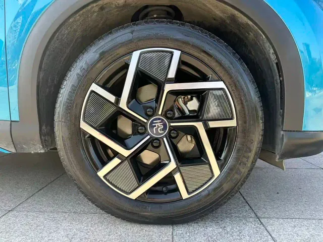 BYD Yuan PLUS — Фото автомобиля 17