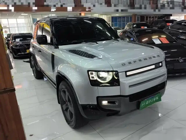 Land Rover Defender — Фото автомобиля 3