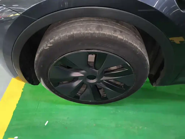 Tesla Model Y — Фото автомобиля 22