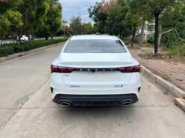 Geely Binrui — Фото автомобиля 8