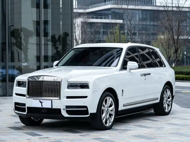 Фотография автомобиля — Rolls-Royce Cullinan