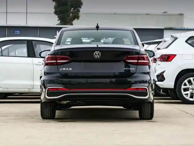 Volkswagen Lavida — Фото автомобиля 9