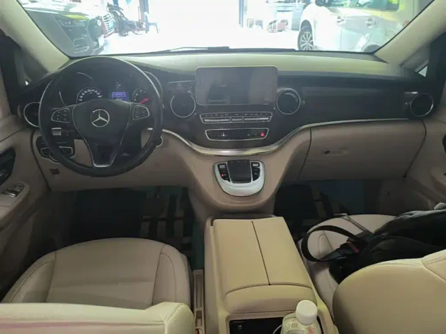 Mercedes-Benz V-Class — Фото автомобиля 9