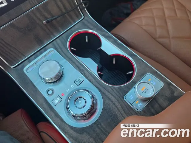 Genesis GV80 — Фото автомобиля 16
