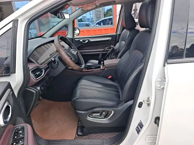 GAC Trumpchi M6 — Фото автомобиля 14