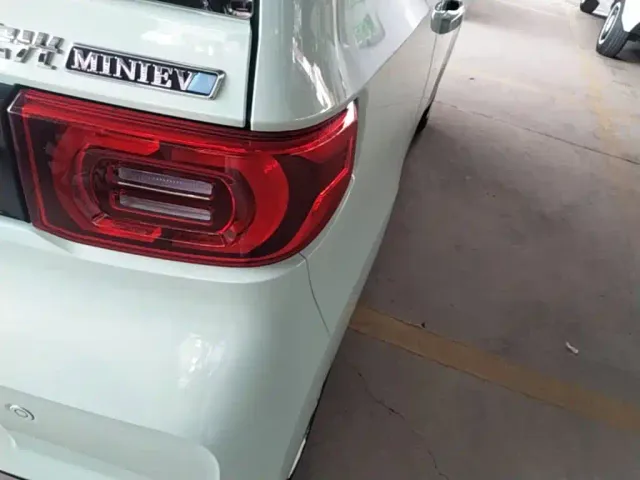 Wuling Hongguang Mini EV — Фото автомобиля 7