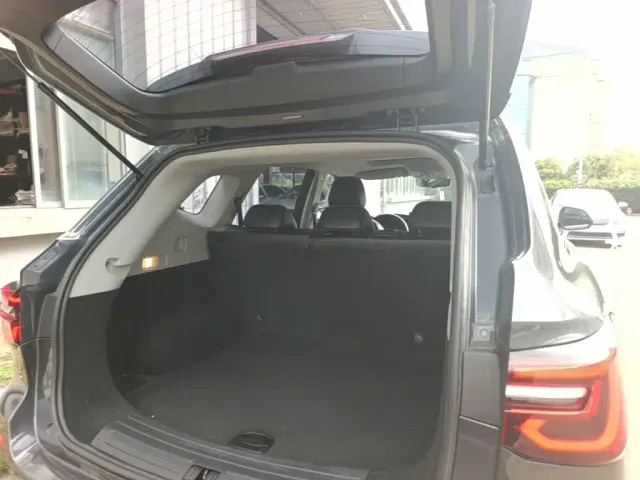 Roewe RX5 — Фото автомобиля 18