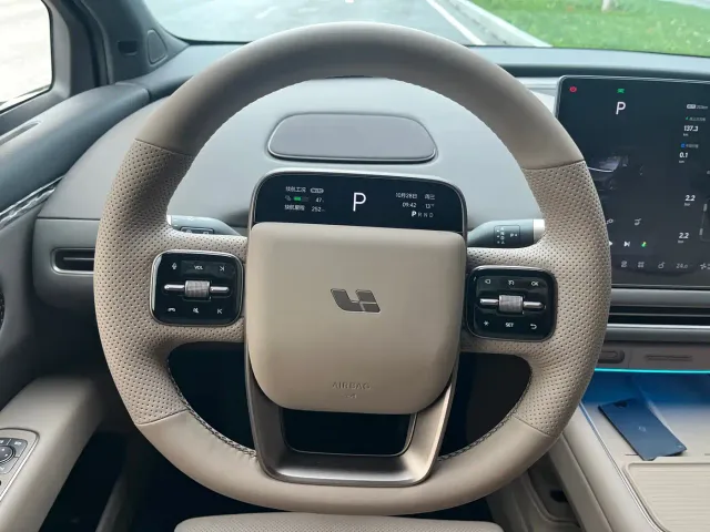 Li Auto i6 — Фото автомобиля 5