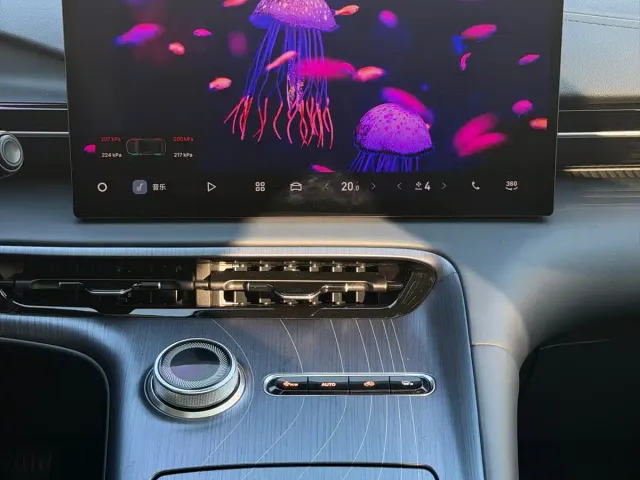 Geely Galaxy E5 — Фото автомобиля 11