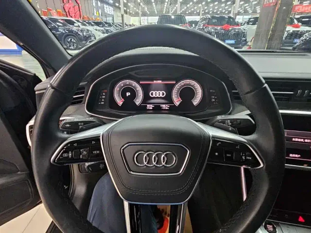 Audi A6L — Фото автомобиля 10