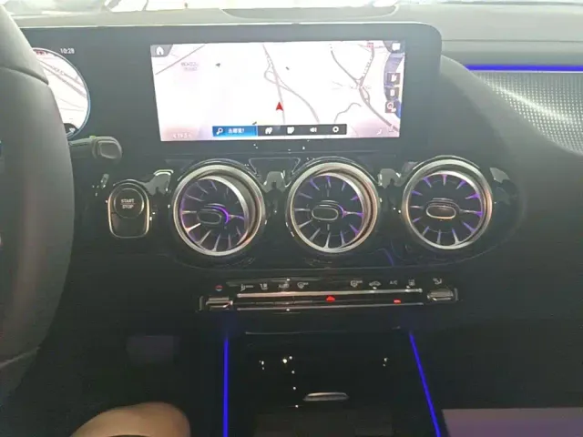 Mercedes-Benz EQA — Фото автомобиля 12