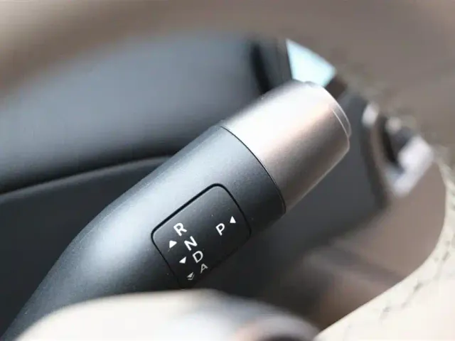 Li Auto Li Auto MEGA 2025 Model Home Family Special Edition — Фото автомобиля 15