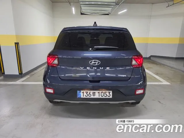 Hyundai Venue — Фото автомобиля 4