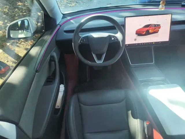 Tesla Model Y — Фото автомобиля 2