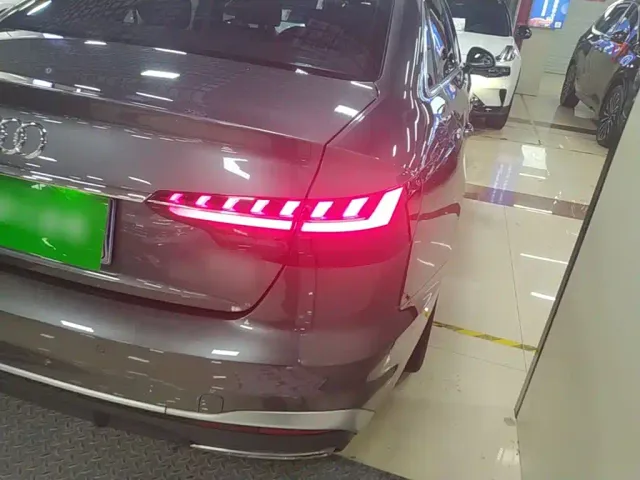 Audi A4L — Фото автомобиля 7