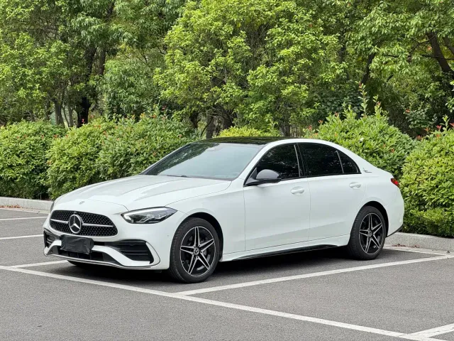 Фотография автомобиля — Mercedes-Benz C-Class