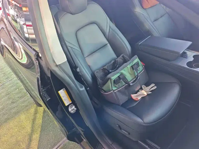 Tesla Model Y — Фото автомобиля 24