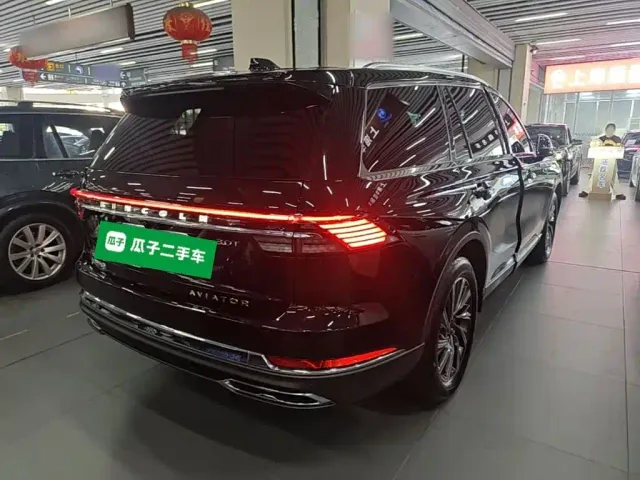 Lincoln Aviator — Фото автомобиля 6