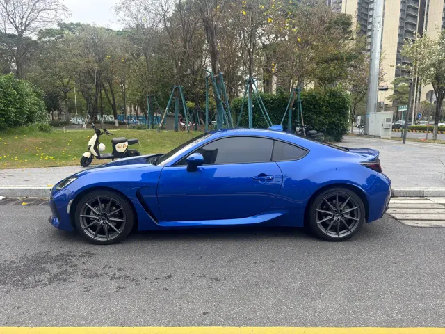 Subaru BRZ — Фото автомобиля 4