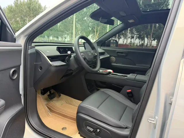 Toyota BoZhi 3X — Фото автомобиля 10