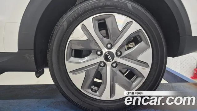 Kia Niro Niro Plus Air — Фото автомобиля 30